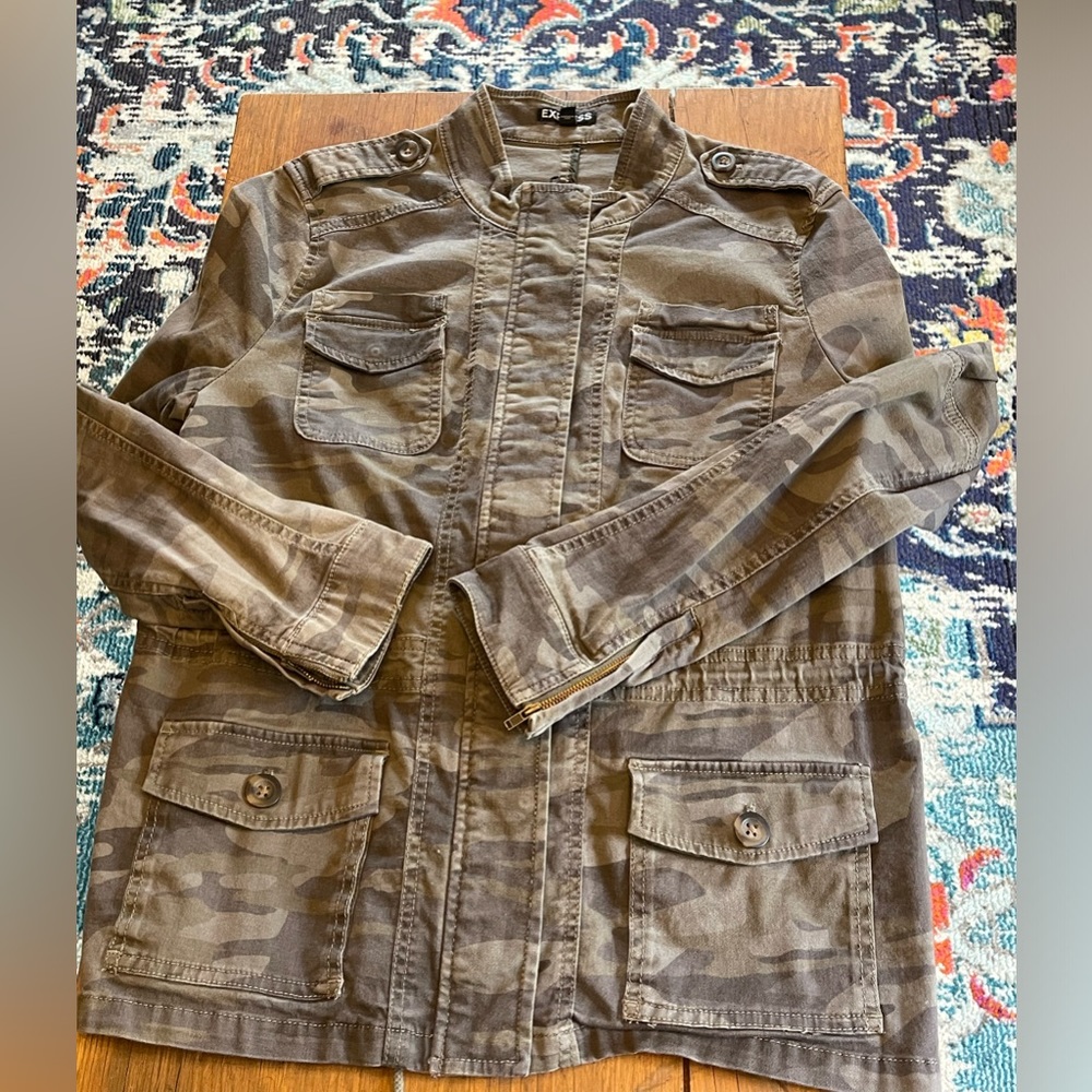 EXPRESS Camo jacket